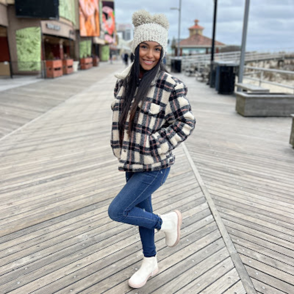 Meet your Posher, Aly